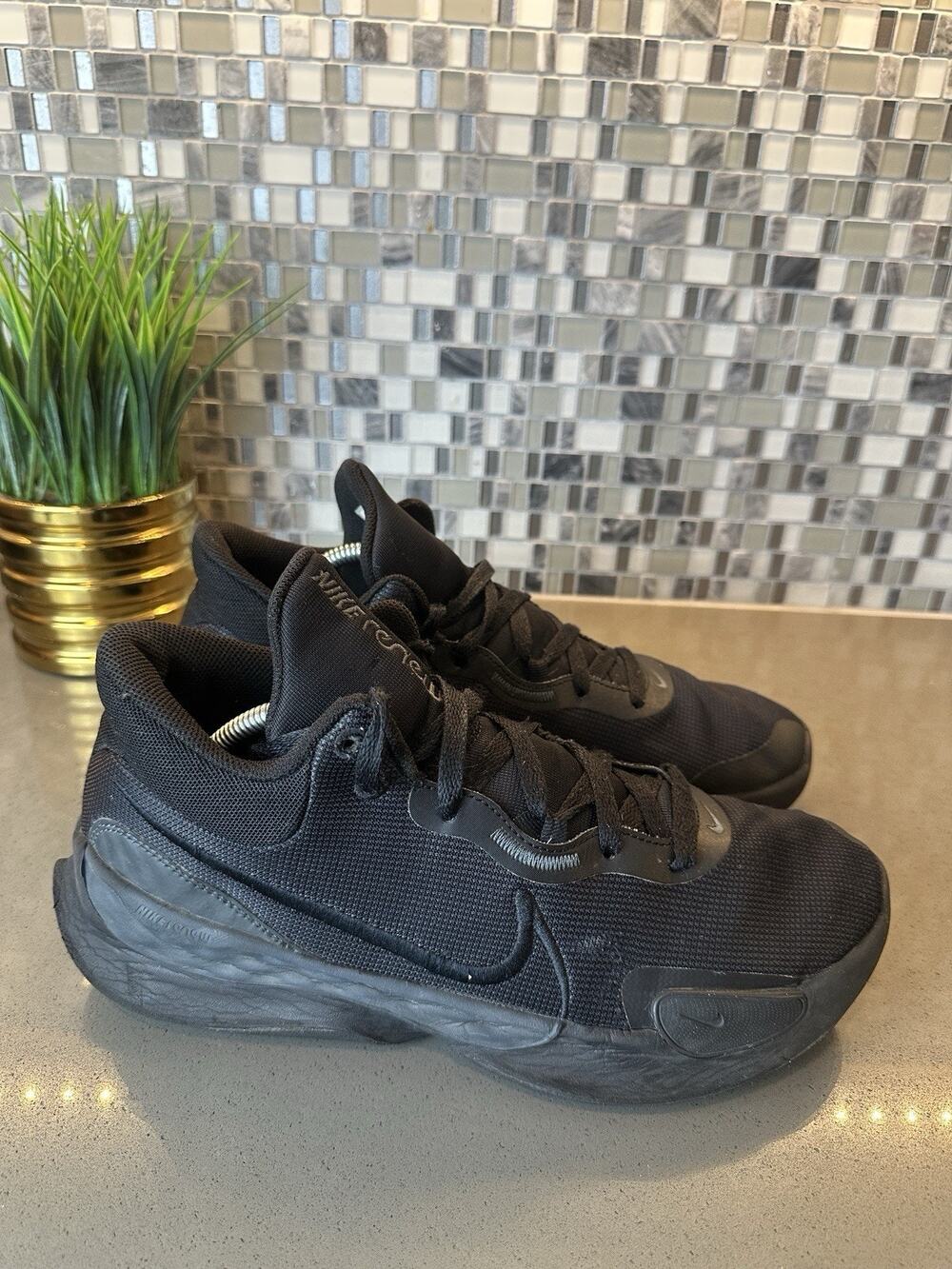 Nike Renew Elevate 3 Triple Black DD9304-001 Men’s Size 11 Basketball Shoes